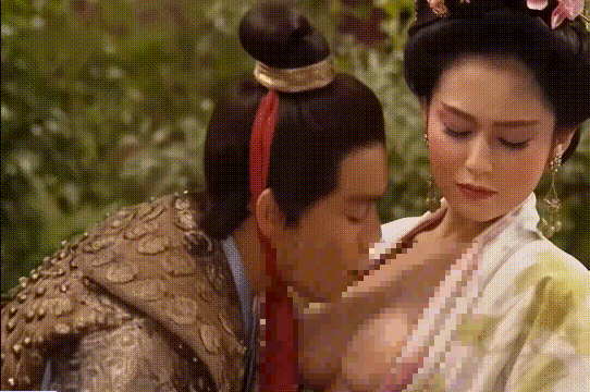 215101k4dvzcvztp4yy53r.gif
