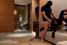 今天约了一个嫩妹身材苗条颜值上乘各种啪啪姿势都很配合-花匠