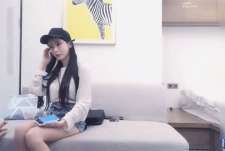 约会鸭舌帽性感大长腿妹子